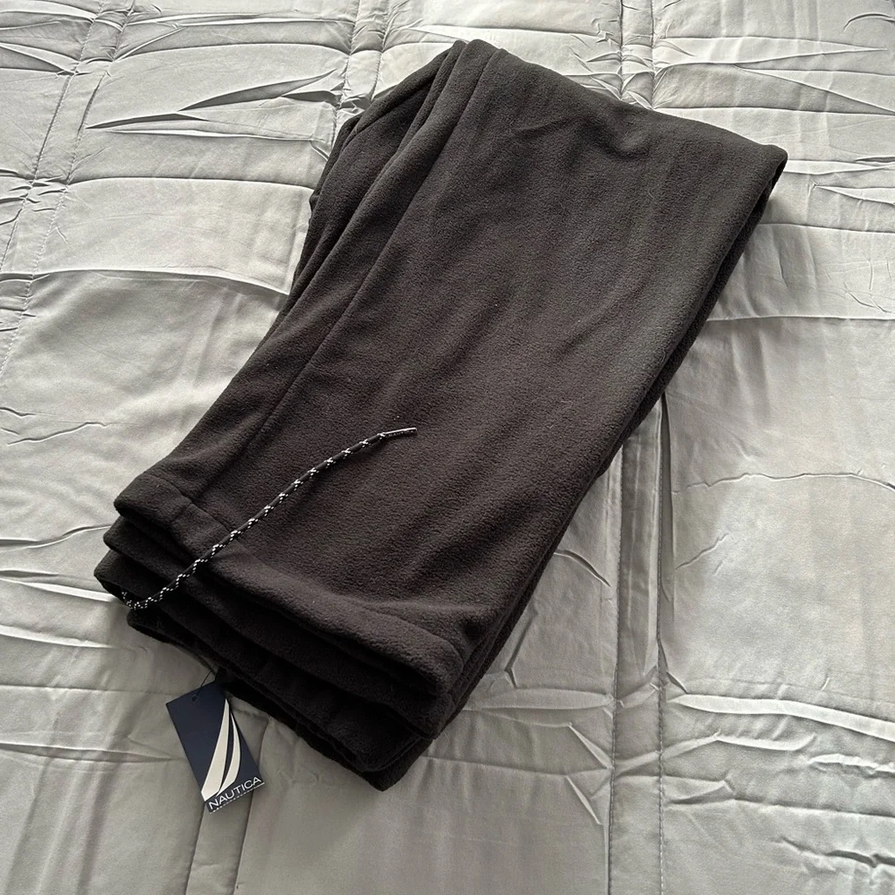 Men’s Nautica fleece pants - Picture 2 of 2